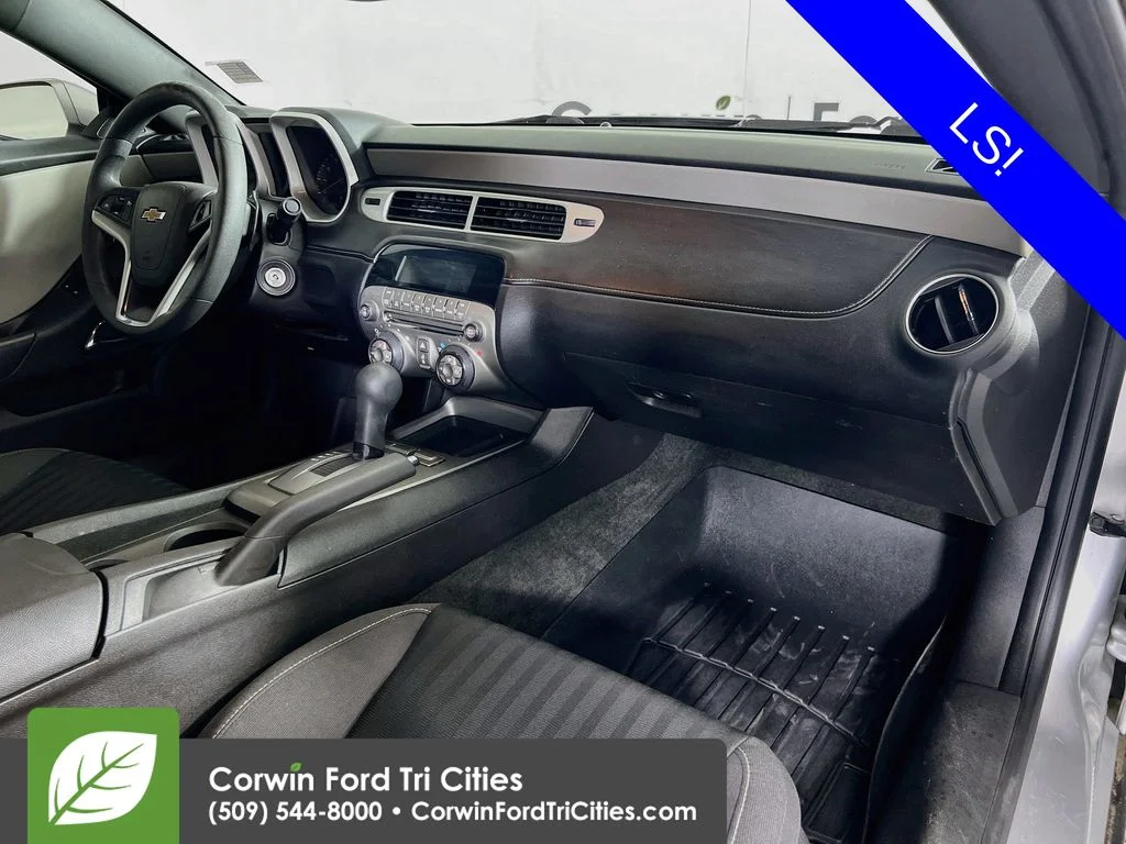 Used 2014 Silver Ice Metallic Chevrolet 2LS image 24