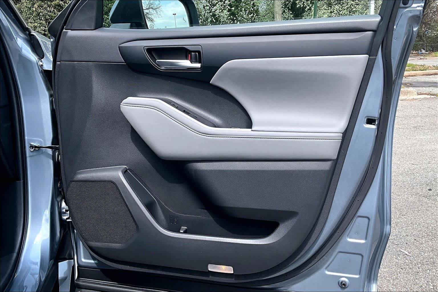 2023 Toyota Highlander XLE - Photo 23