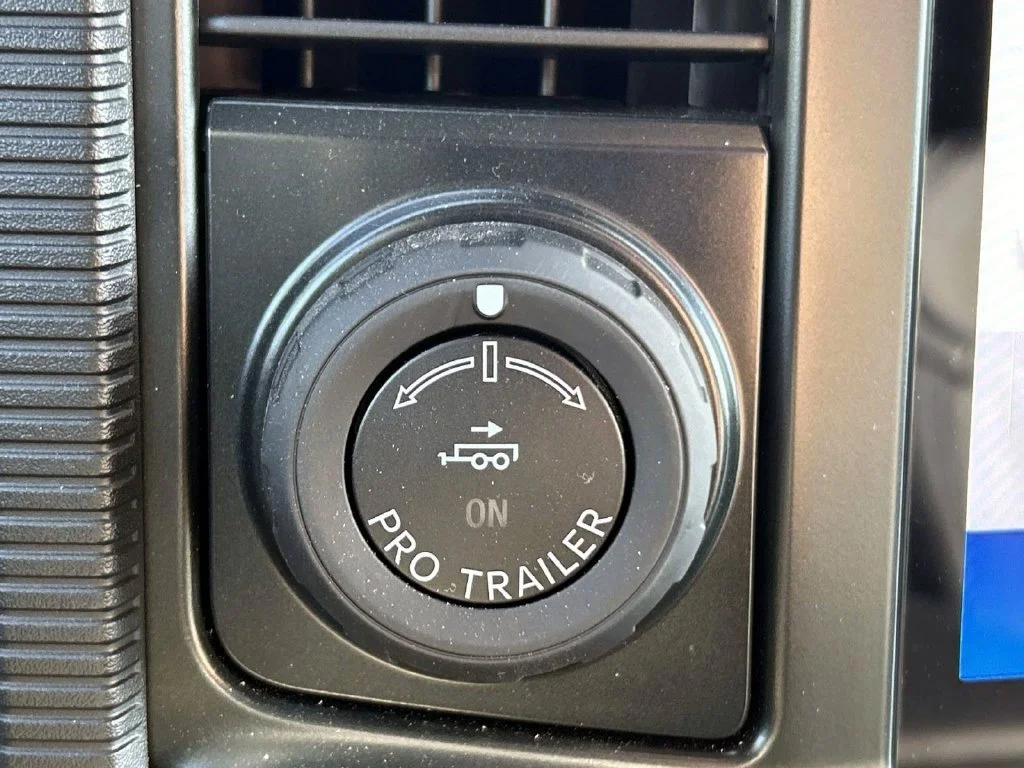Used 2025 Black Ford Platinum image 29
