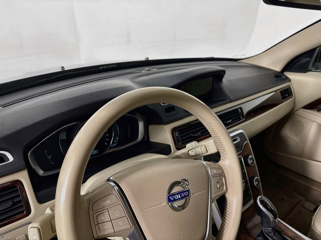 Used 2015 Blue Volvo 3.2 Premier image 4