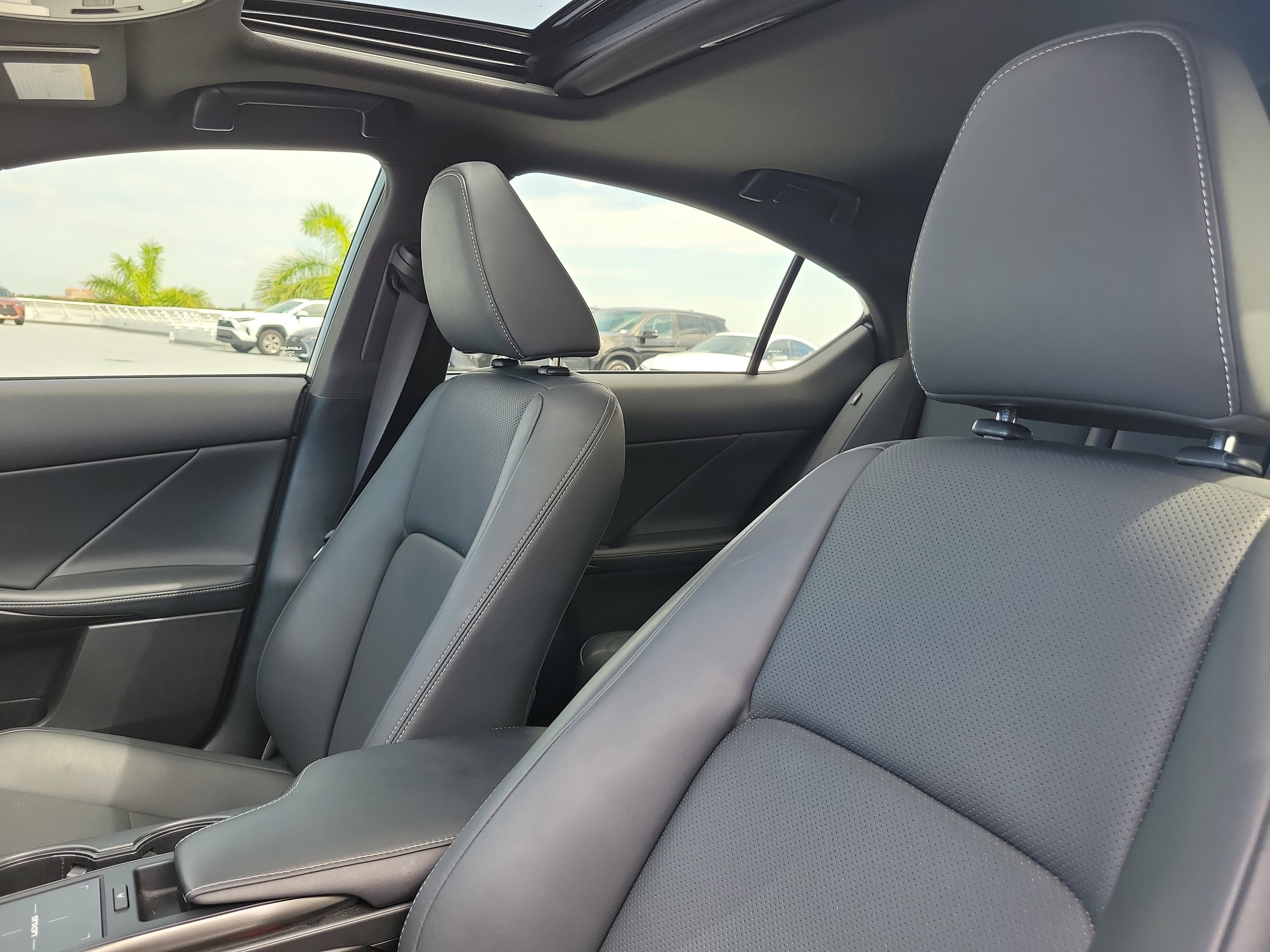 Used 2024 White Pearl Lexus 300 image 22