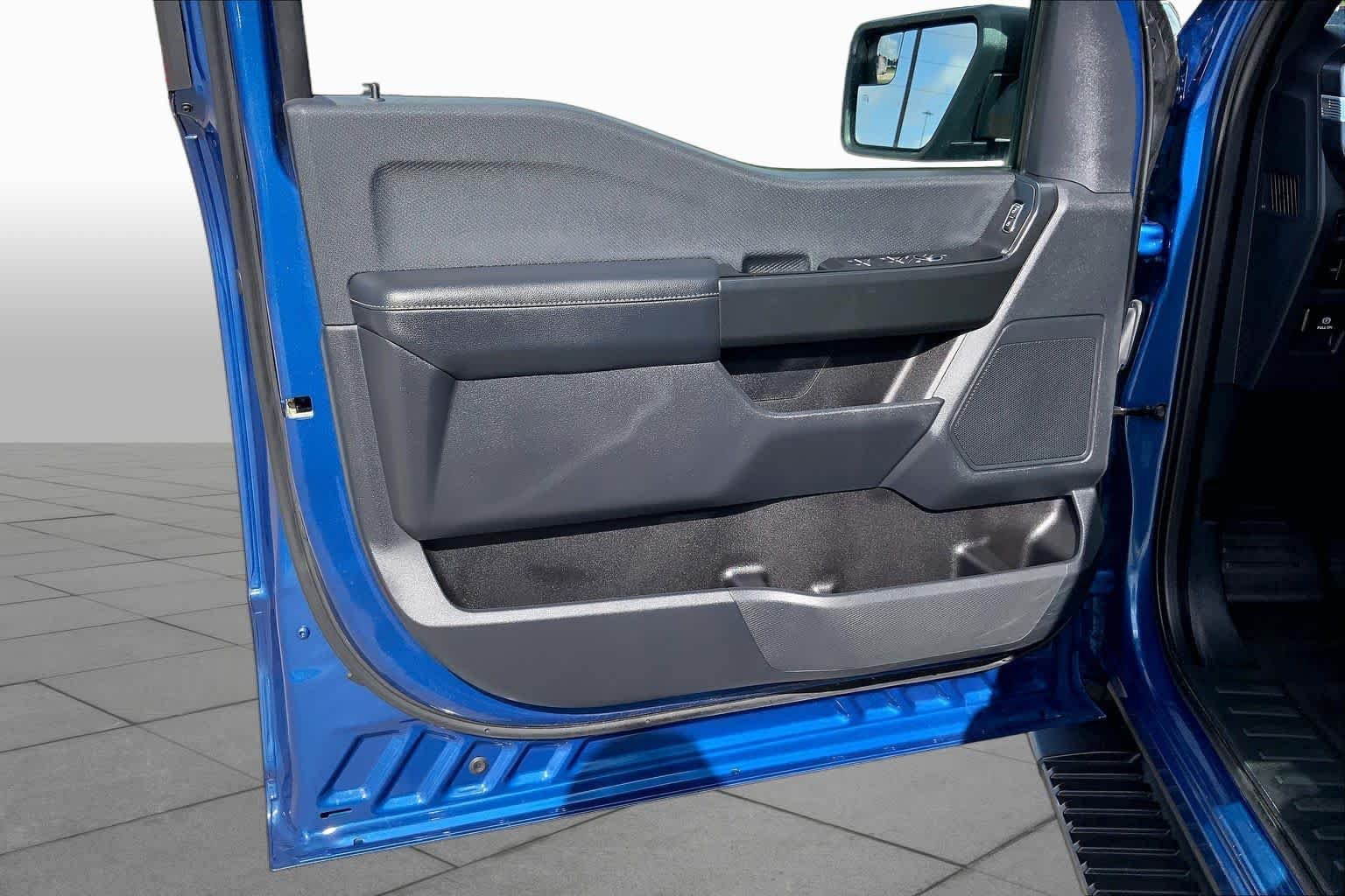 Used 2023 Atlas Blue Metallic Ford XL image 21