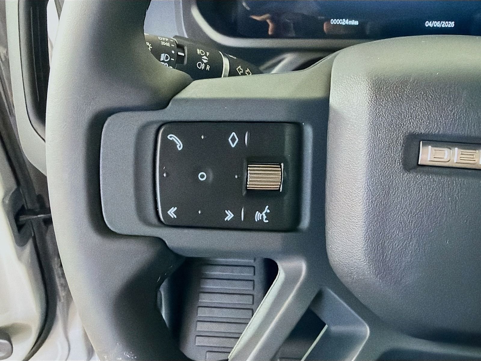 New 2026 Borasco Grey Land Rover X-Dynamic SE image 12