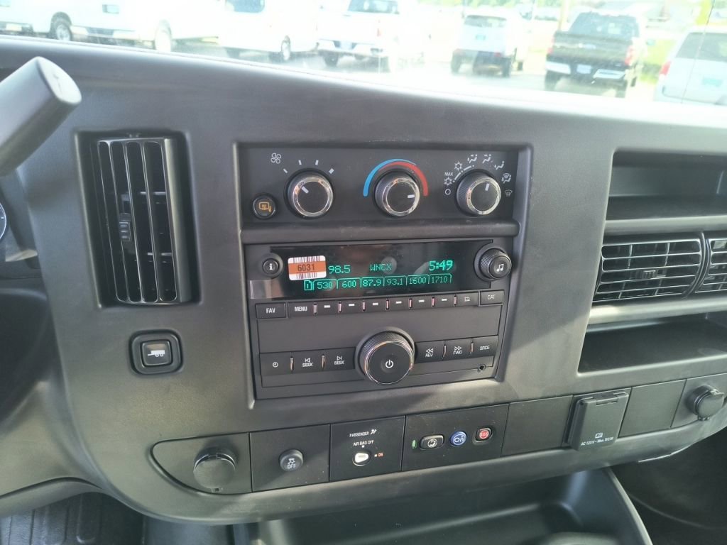 2025 Chevrolet Express Cargo Work Van - Photo 28