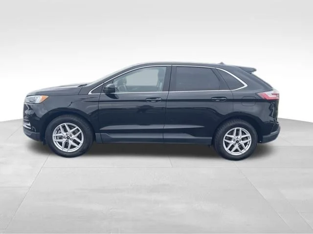 Used 2024 Black Ford SEL image 2