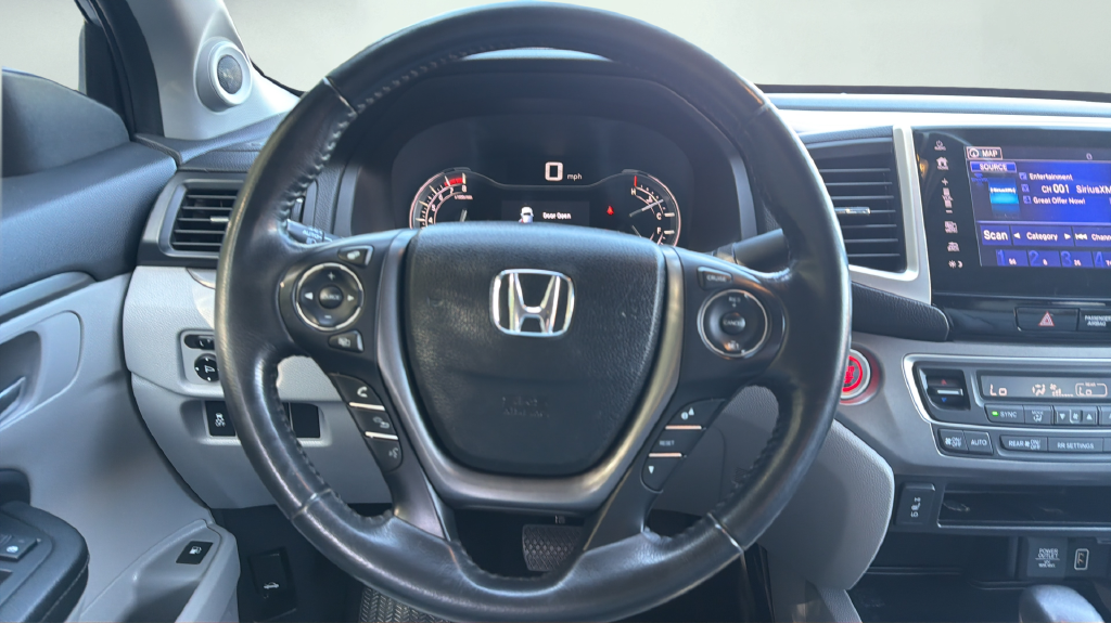 Used 2019 Silver Honda RTL-T image 15