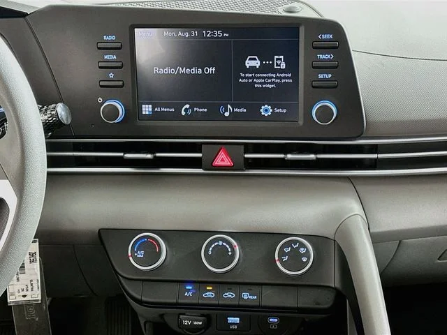 New 2026 Hyundai ELANTRA SE