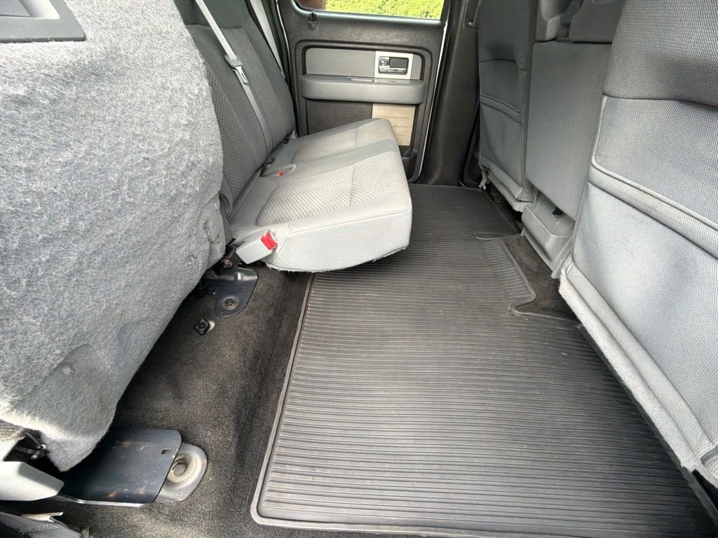 Used 2011 Silver Ford XLT image 44