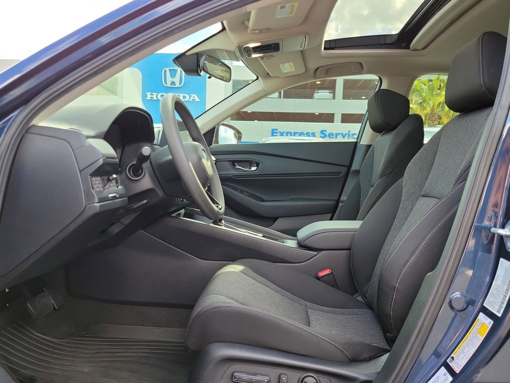 Certified Used 2026 Canyon River Blue Metallic Honda SE image 22