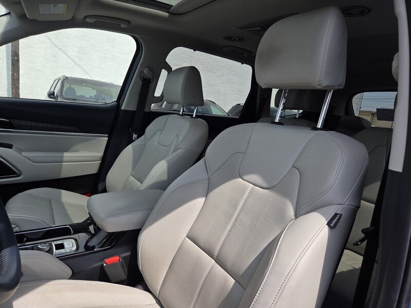 Used 2024 Black Kia EX image 10