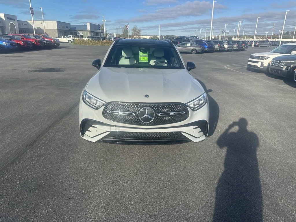 Used 2026  Mercedes-Benz GLC 300 image 3