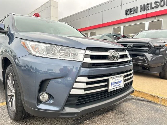 Used 2017 Shoreline Mist Toyota XLE image 4