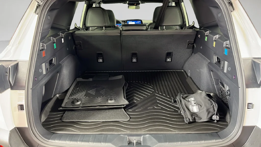 New 2026 White Subaru Premium image 37
