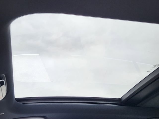New 2026 Polar White Mercedes-Benz GLC 300 image 21