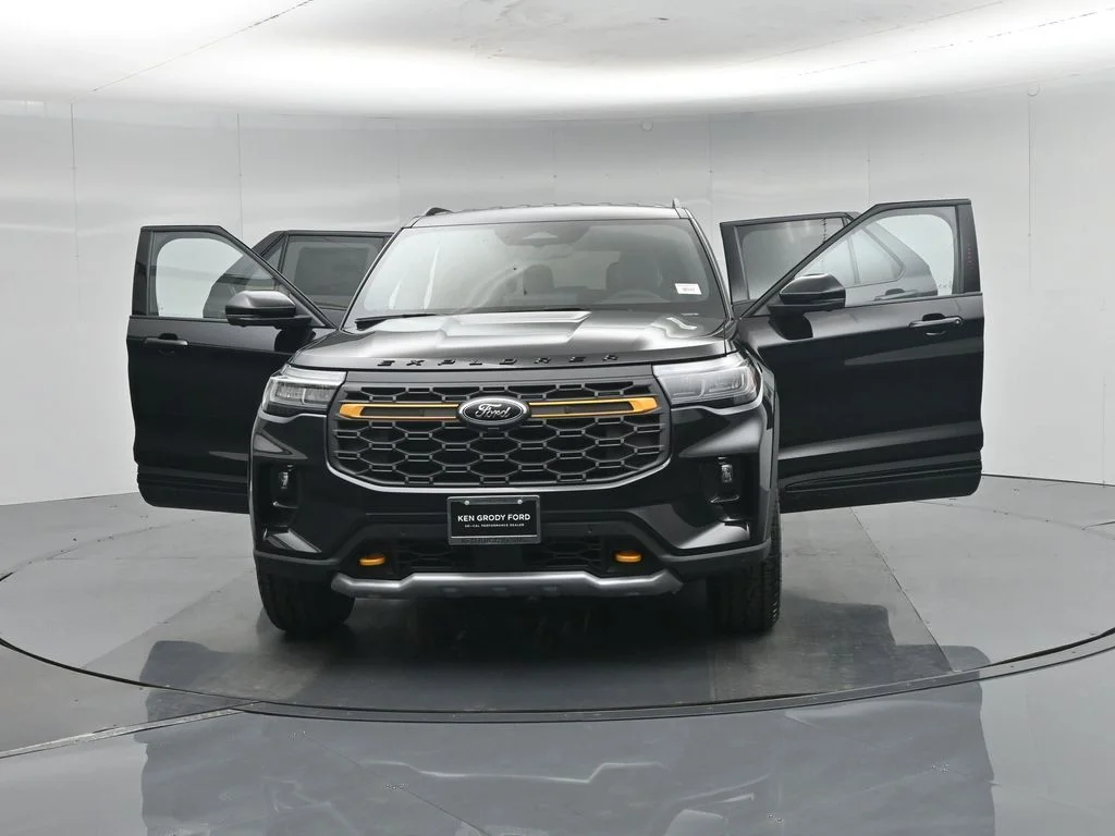 New 2026 Agate Black Metallic Ford Tremor image 32