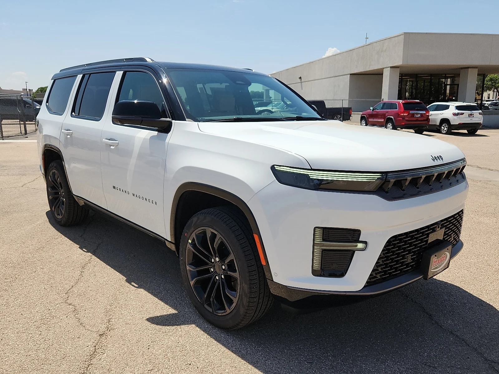 New 2026 Bright White Clear-Coat  Paint Jeep SUMMIT RESERVE 4X4 image 6