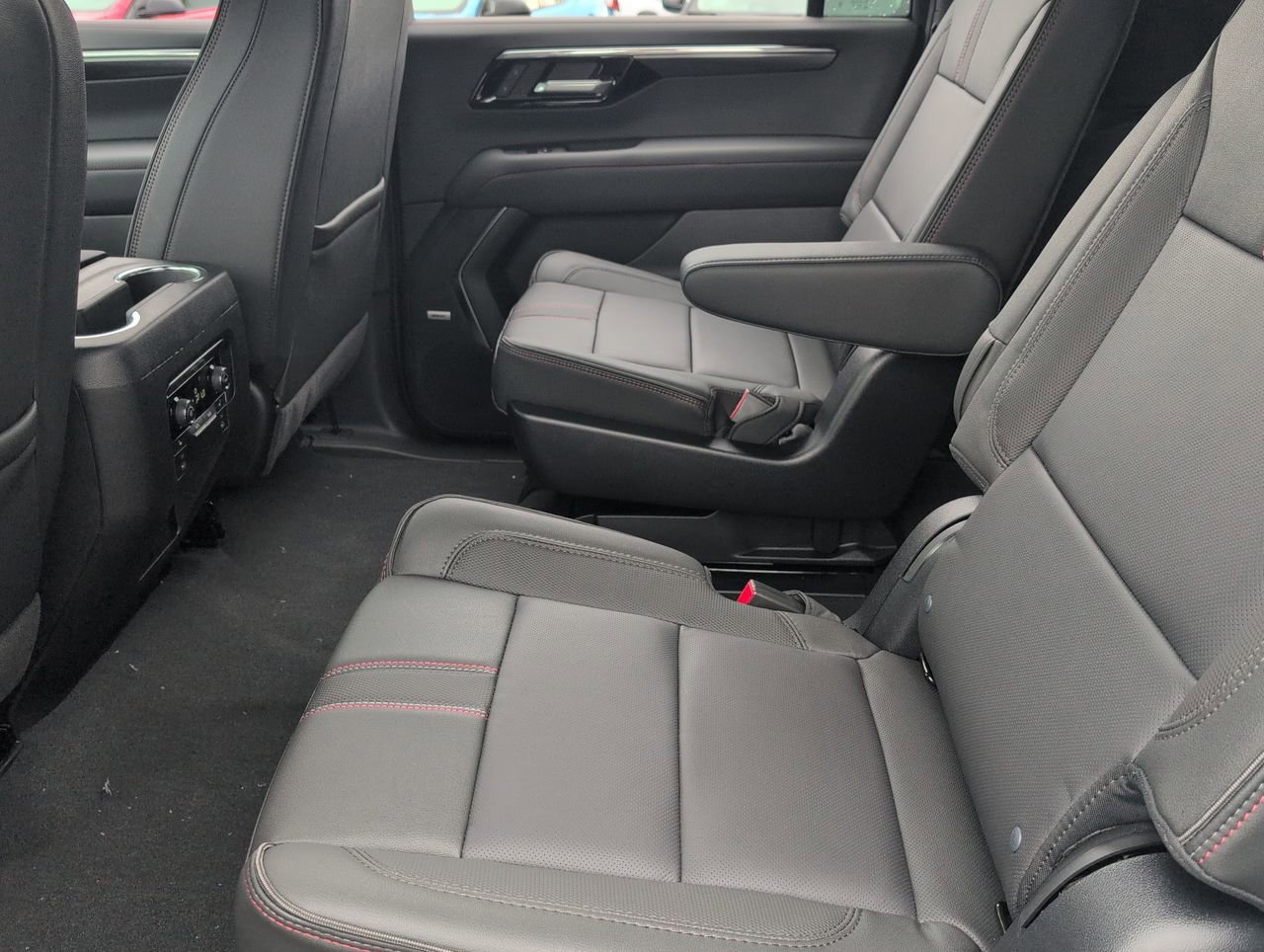 2026 Chevrolet Suburban RST - Photo 24