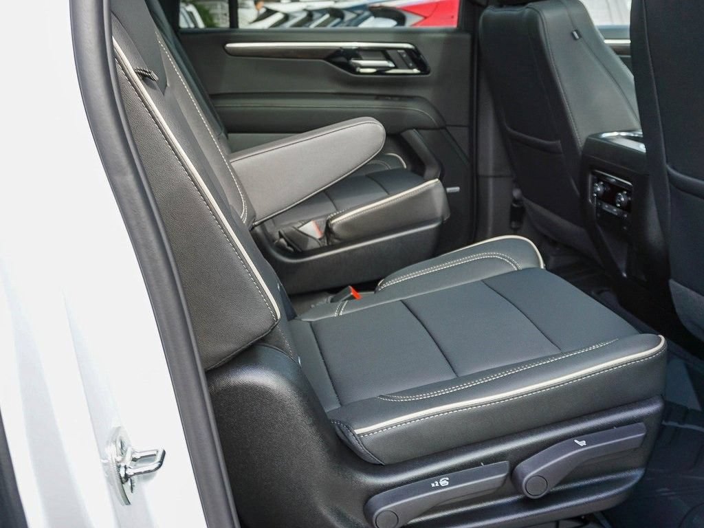 2026 Chevrolet Suburban Premier - Photo 13