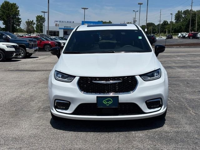 Used 2026 White Chrysler Limited image 8
