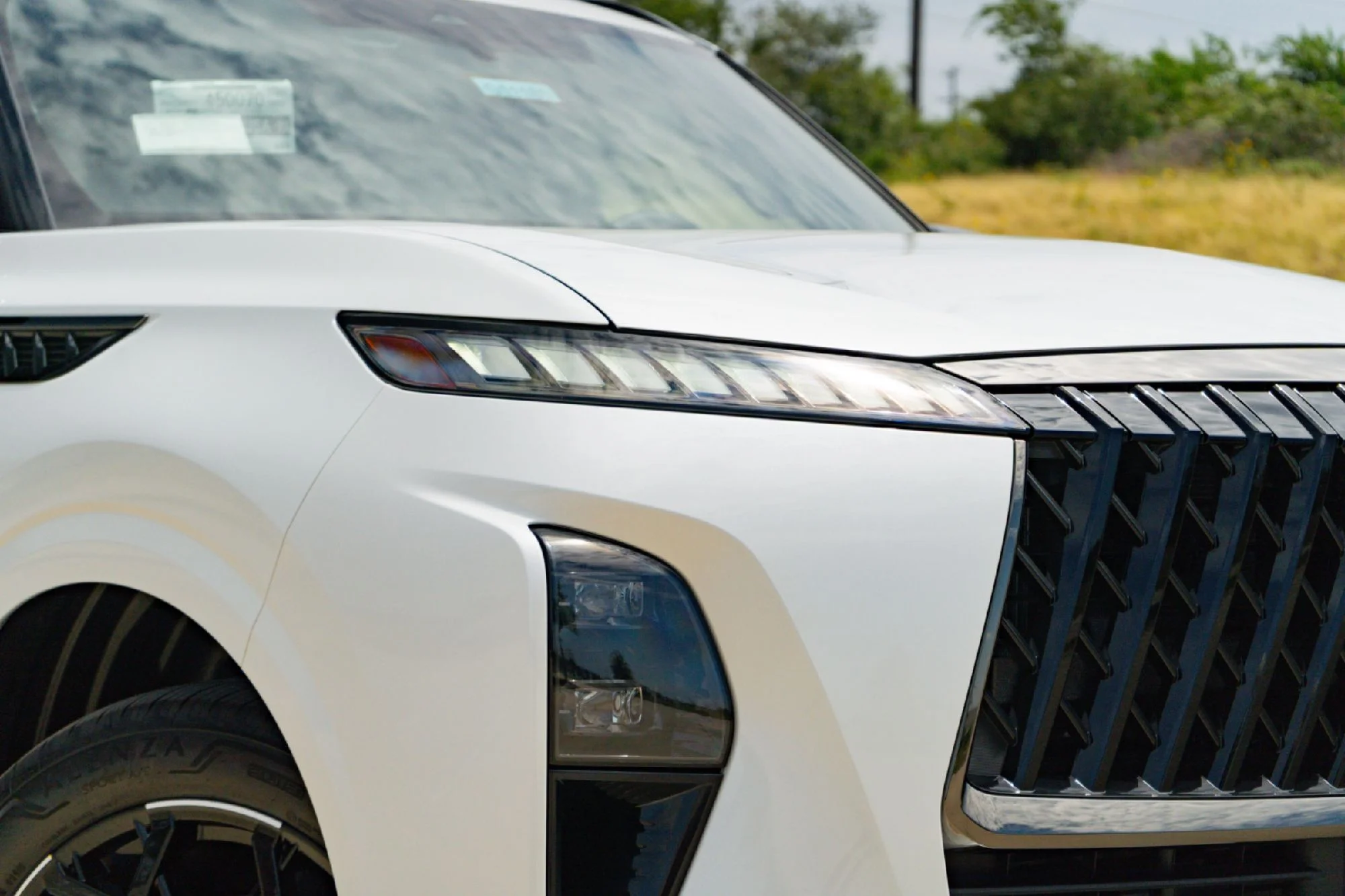 New 2027 RADIANT WHITE INFINITI Sport 4WD image 3
