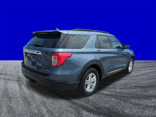 Certified Used 2021 Infinite Blue Metallic Tinted Clearcoat Ford XLT image 4