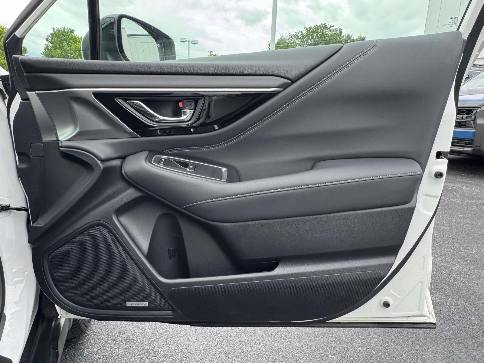 Used 2020 Crystal White Pearl Subaru Limited XT image 8