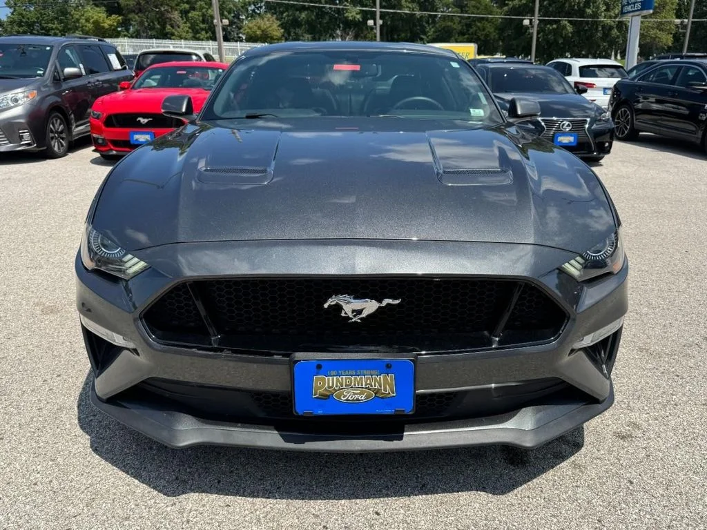 Used 2019 Magnetic Metallic Ford GT Premium image 9