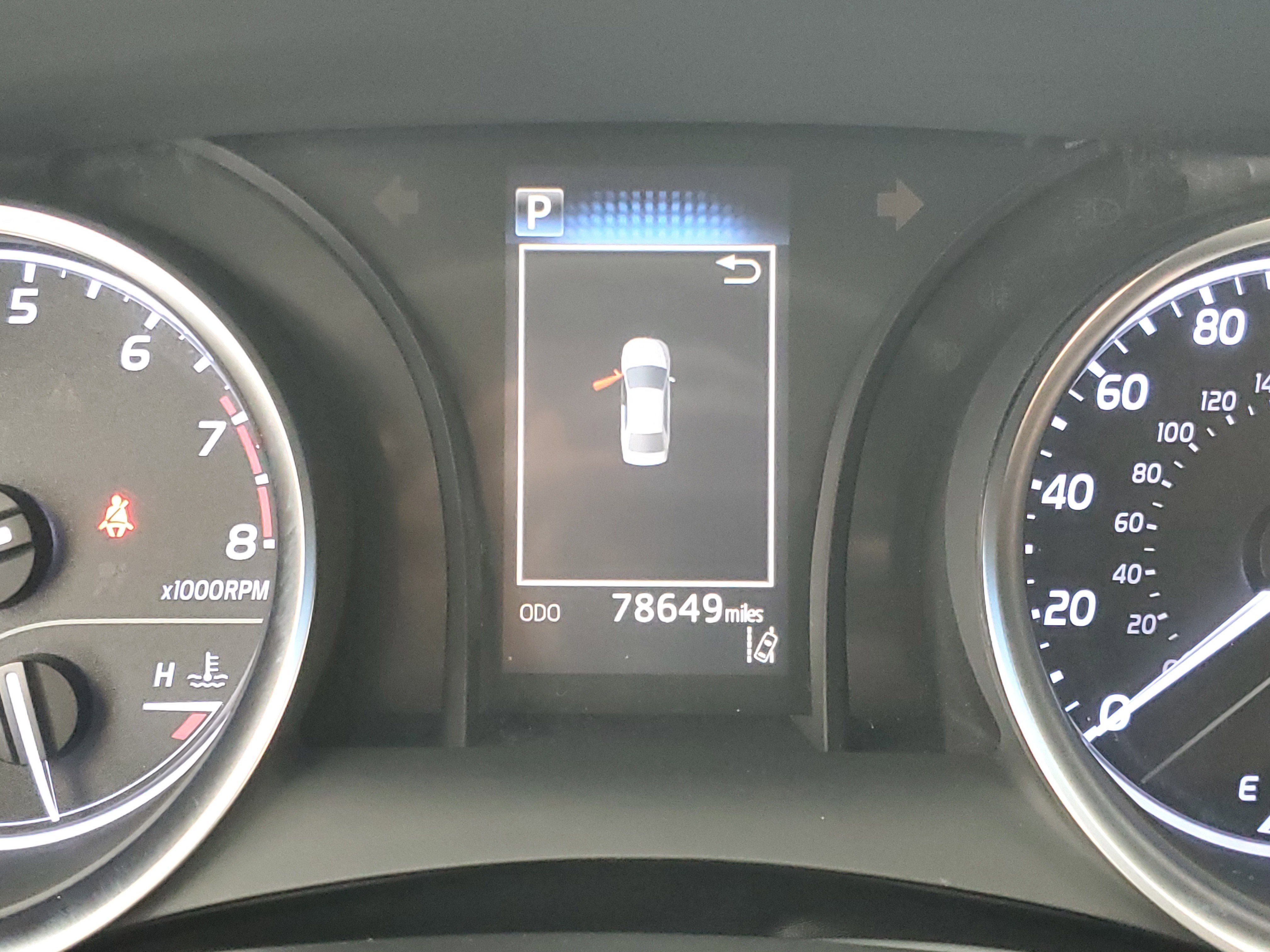 Used 2018 Super White Toyota LE image 25