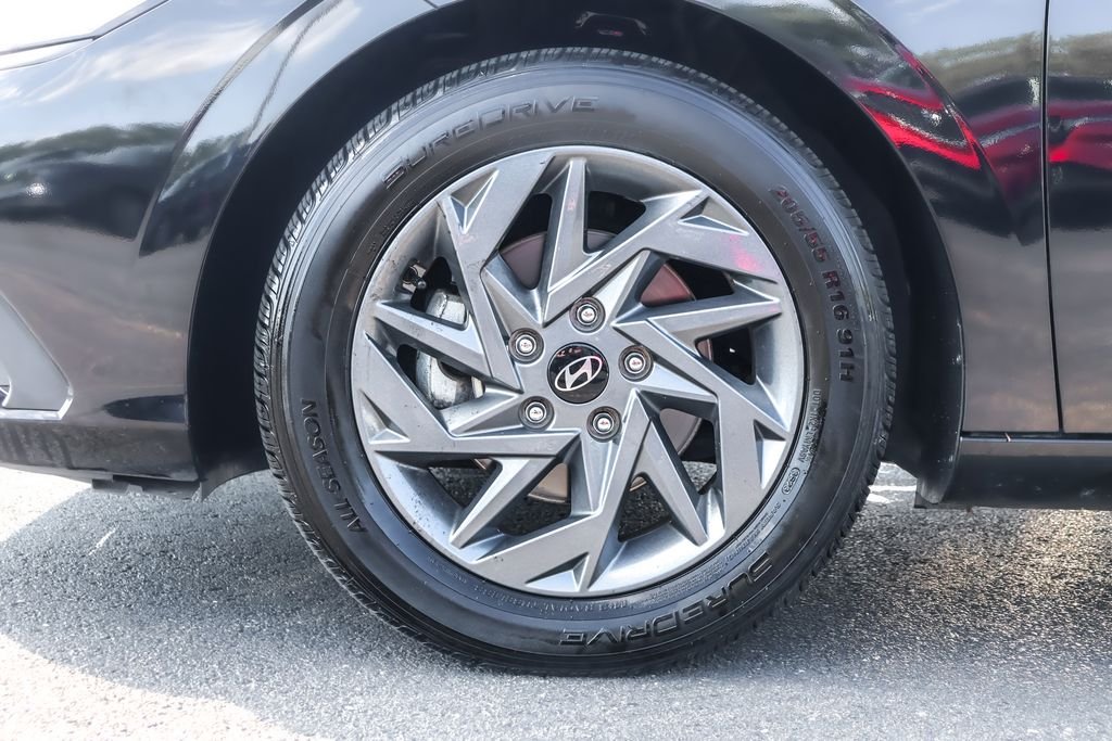 Certified Used 2024 Black Hyundai SEL image 16
