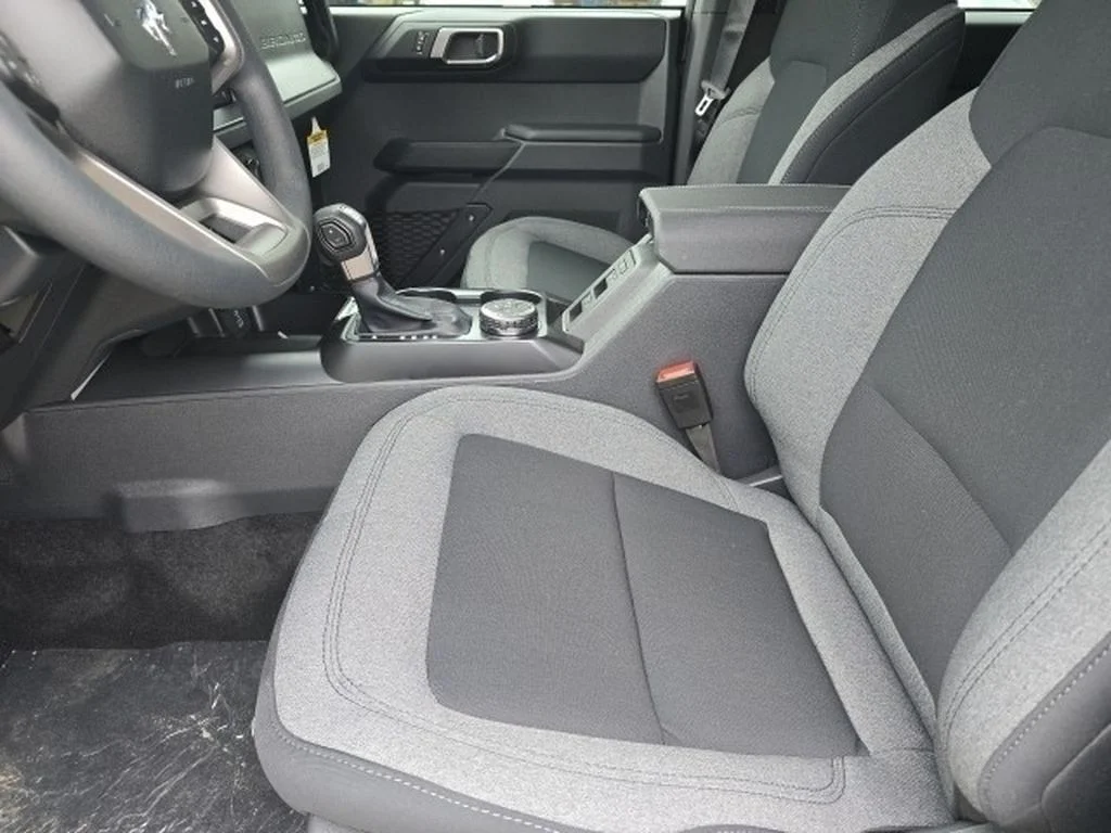 2025 Ford Bronco 4-Door Base - Photo 8