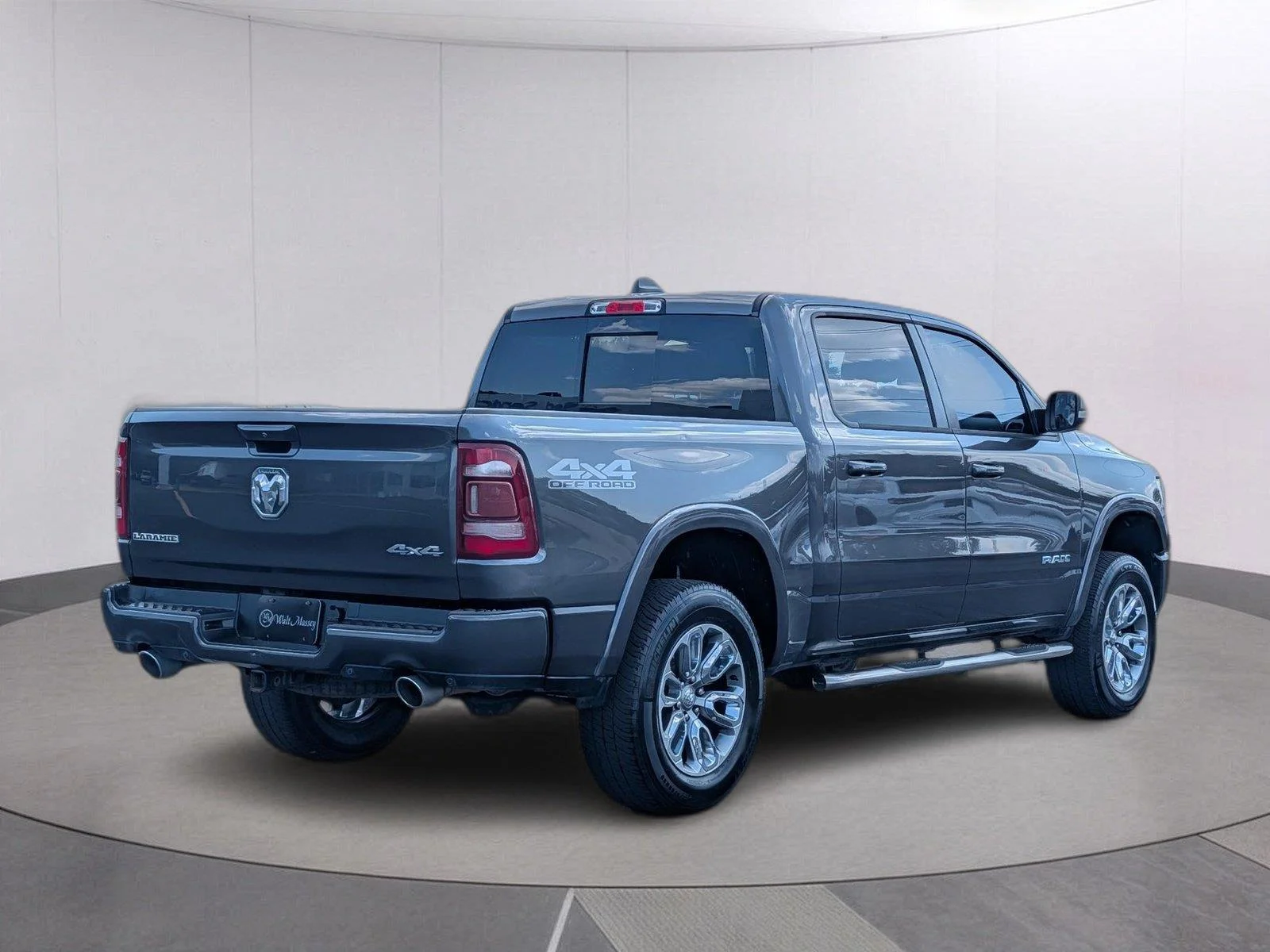 Used 2020 Granite Crystal Metallic Clearcoat Ram Laramie image 7
