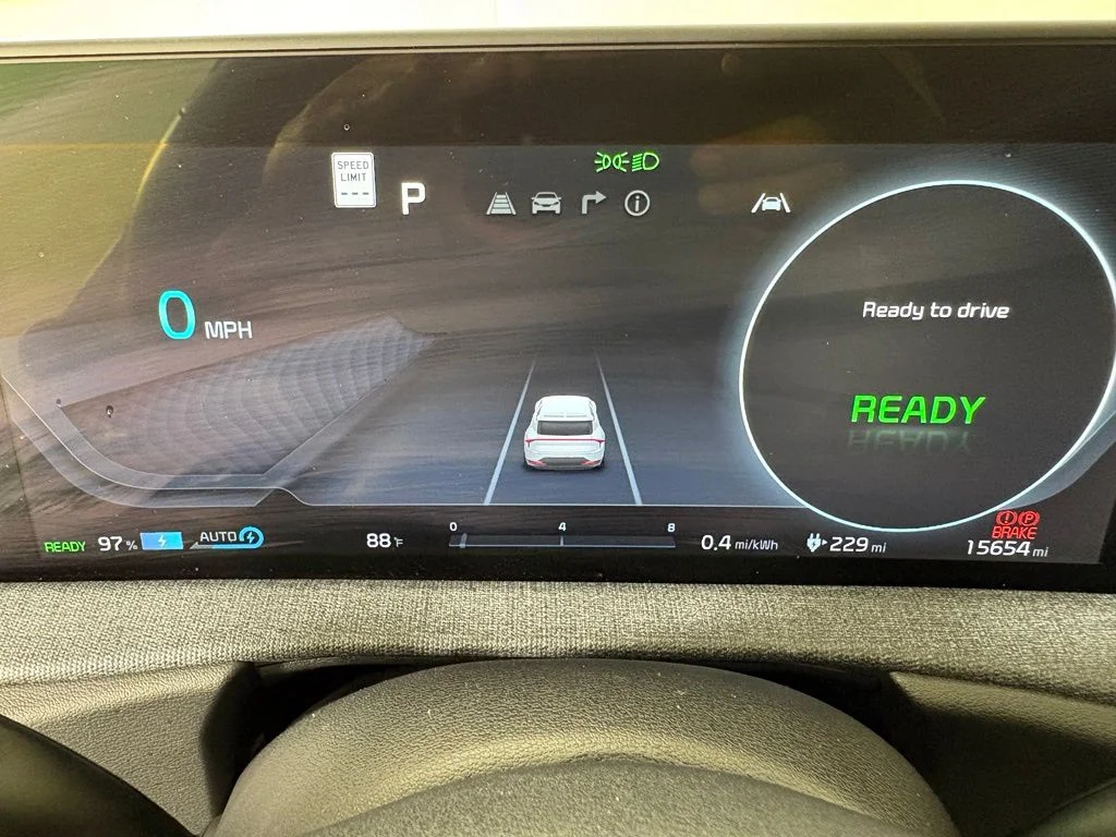 Used 2023 Gray Kia Wind image 26
