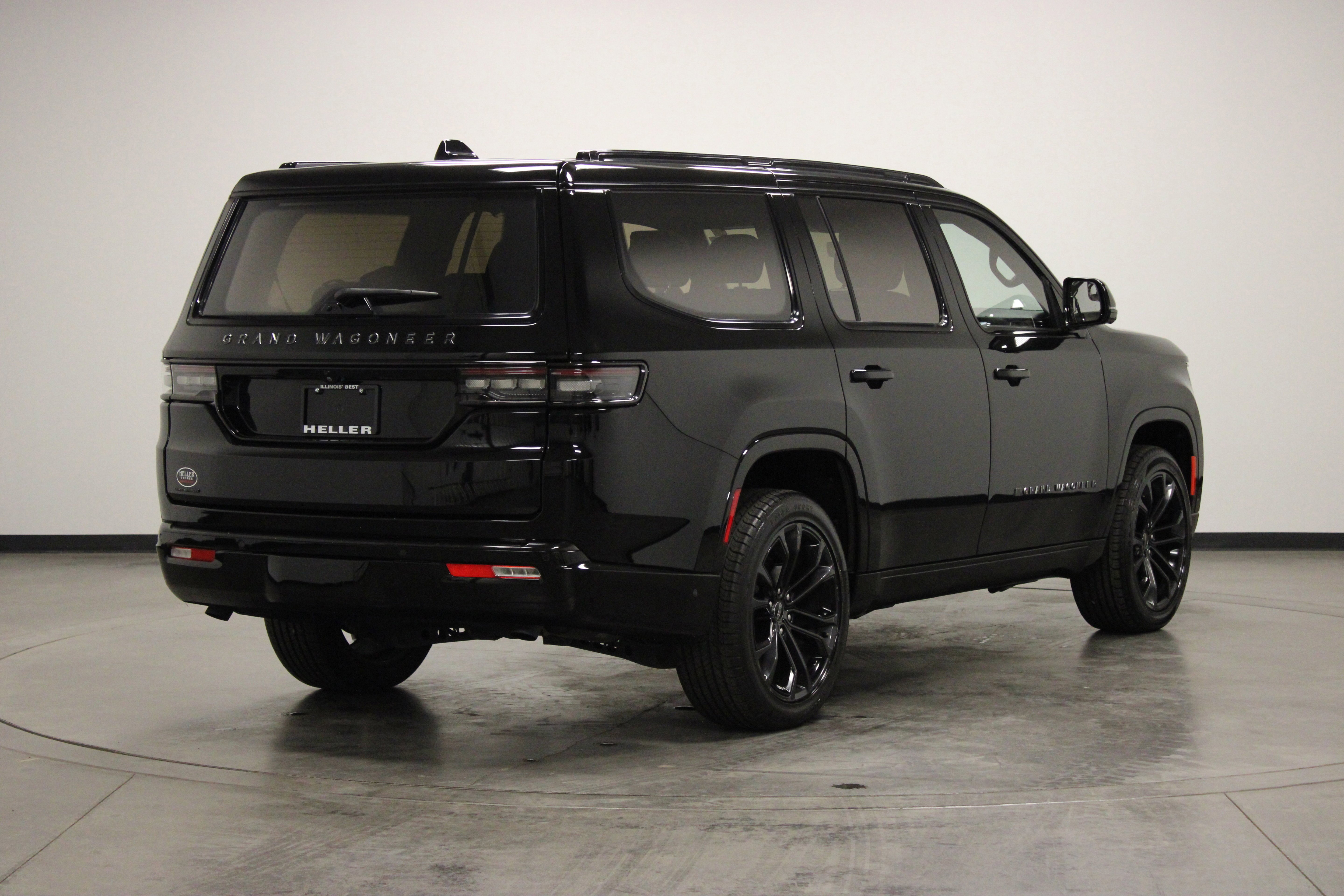 Used 2023 Diamond Black Crystal Pearlcoat Jeep Series II image 8