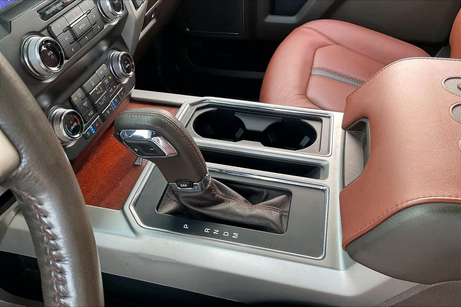 Used 2020 Oxford White/Stone Gray Ford King Ranch image 15