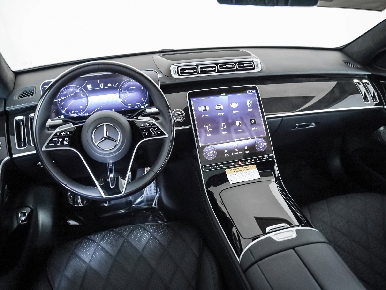New 2026 MANUFAKTUR Moonlight White Metallic Mercedes-Benz S 580 image 17