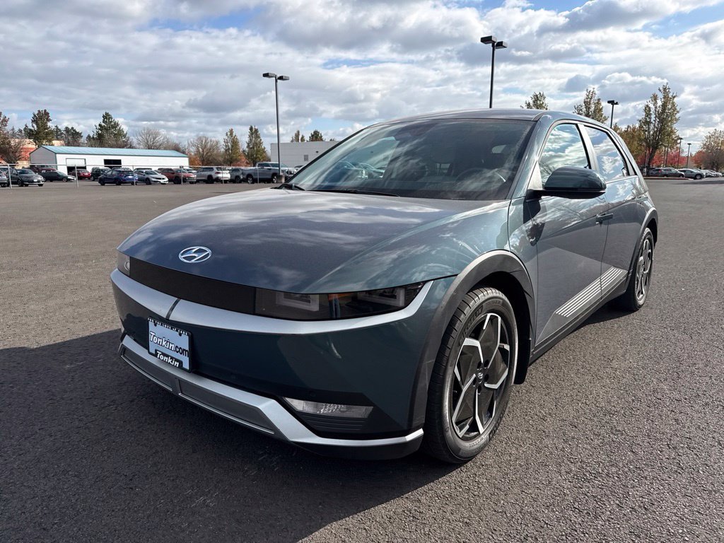 Used 2023 Digital Teal Hyundai SEL image 3