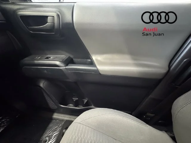Used 2018 White Toyota SR image 35