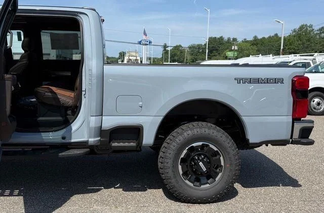 New 2026 Glacier Gray Metallic Tri-Coat Ford F-350® King Ranch® image 32