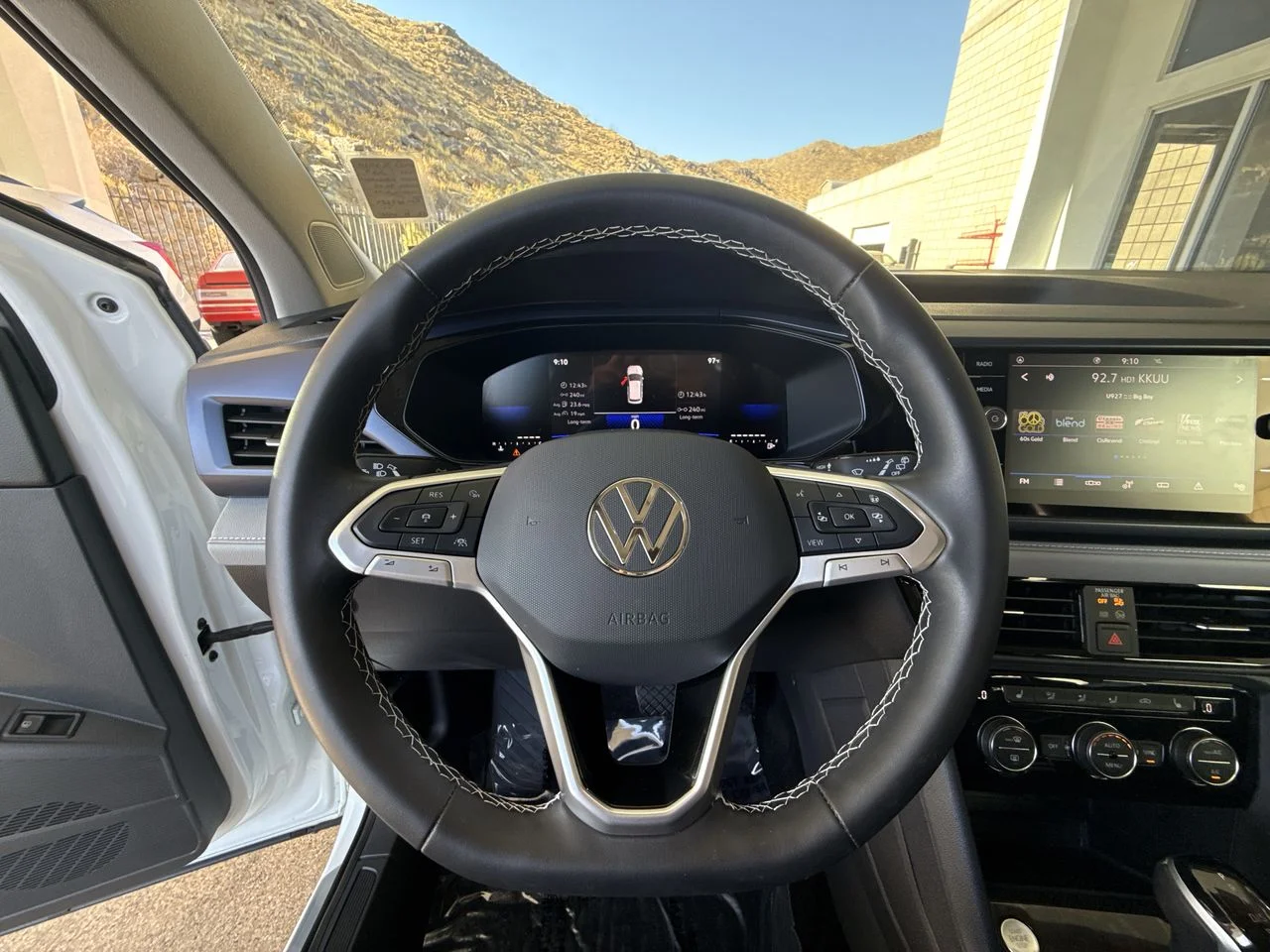 Used 2024 Pure White Volkswagen SE w/ Sunroof image 11