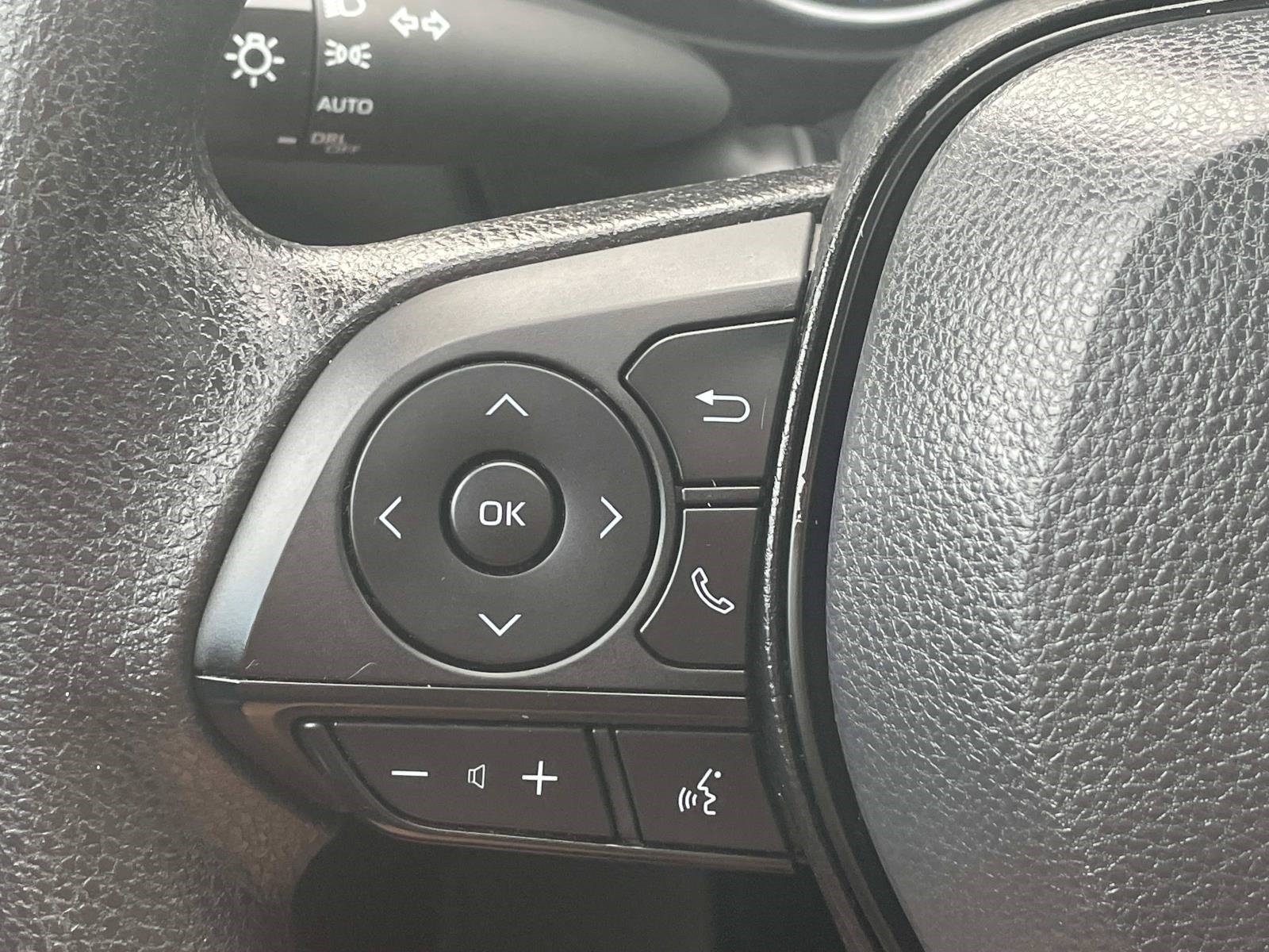 Used 2022 Magnetic Gray Metallic Toyota Hybrid XLE image 25