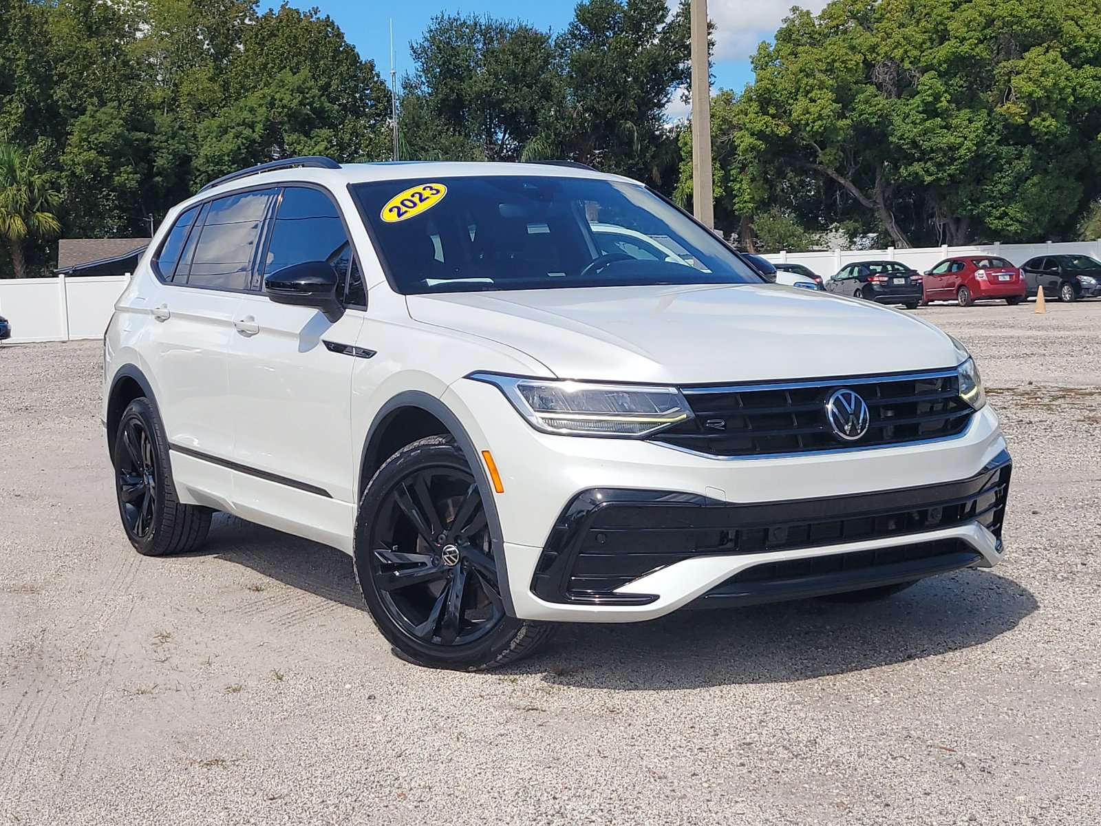 Used 2023 White Volkswagen 2.0T SE R-Line Black image 33