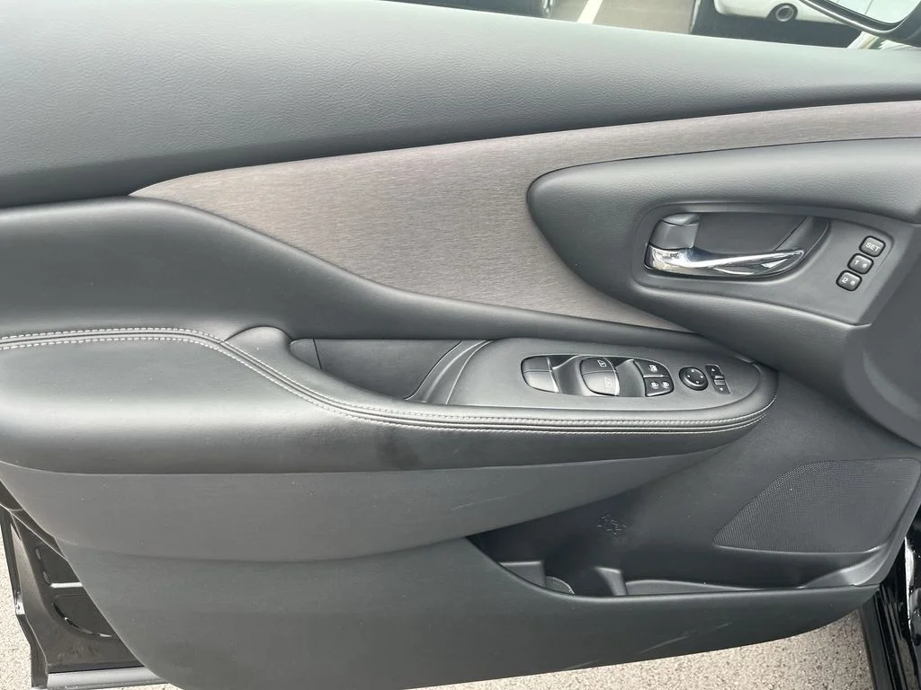 Used 2023 Black Nissan SL image 13