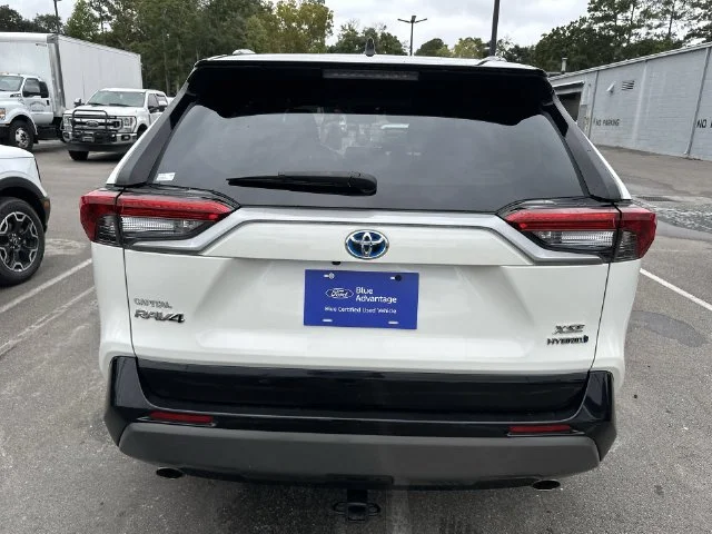 Used 2019 White Toyota XSE image 26