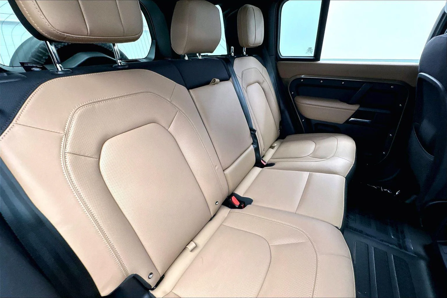 Used 2025 Gondwana Stone Metallic Land Rover X image 26