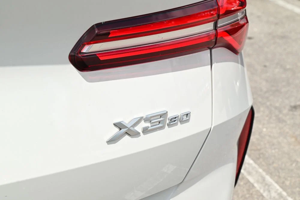 Used 2025 White BMW 30 xDrive image 19