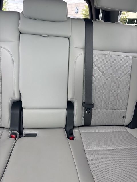 Used 2024 Silver Hyundai SEL image 25