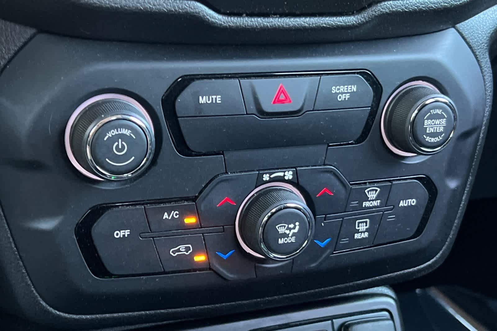 Used 2018 Solar Yellow Jeep Latitude image 21