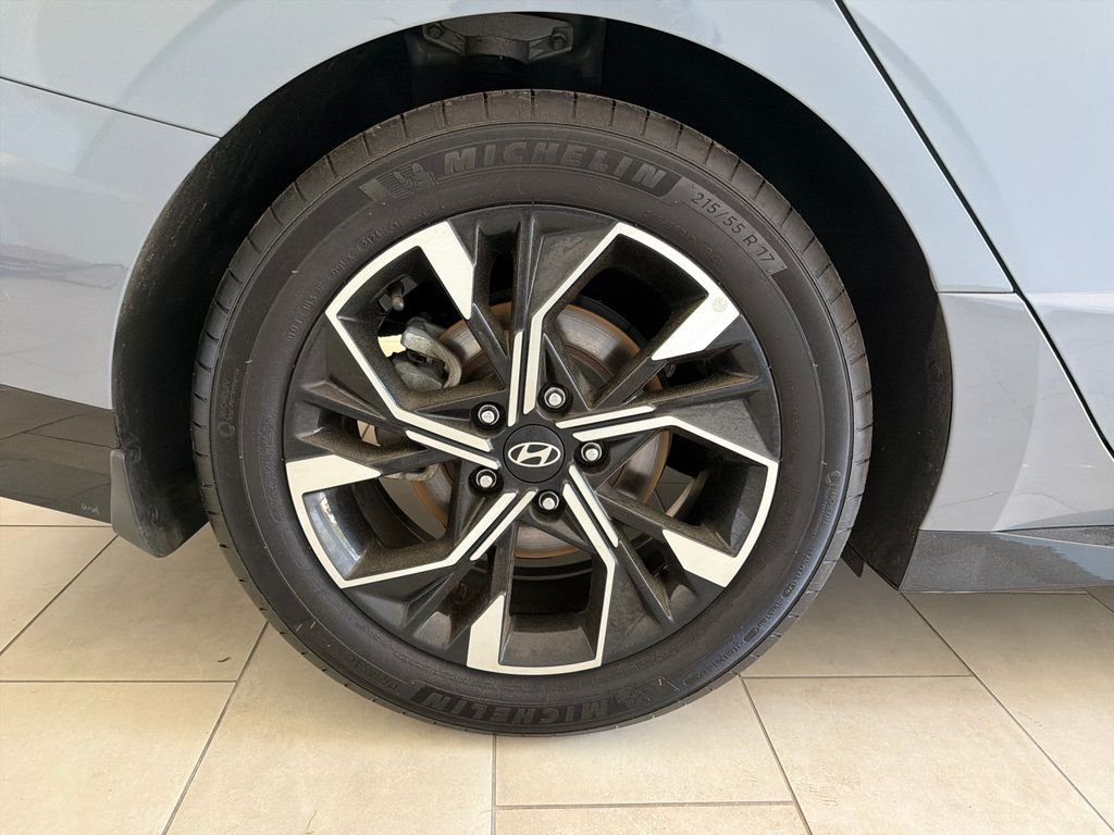 Used 2025 Blue Hyundai SEL image 8
