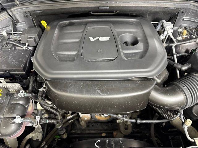 Used 2016 Crystal Metallic Jeep Overland image 9