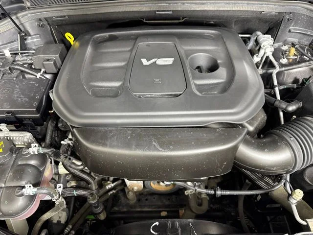 Used 2016 Granite Crystal Metallic Clearcoat Jeep Overland image 9